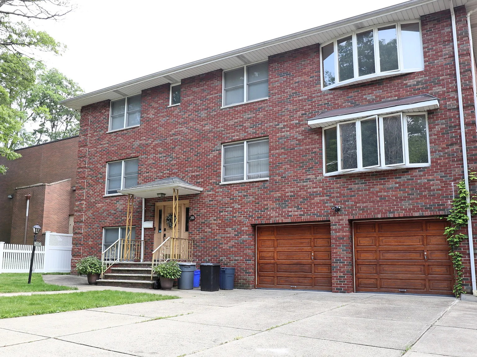 3 bed, $3,450 — Photo 1