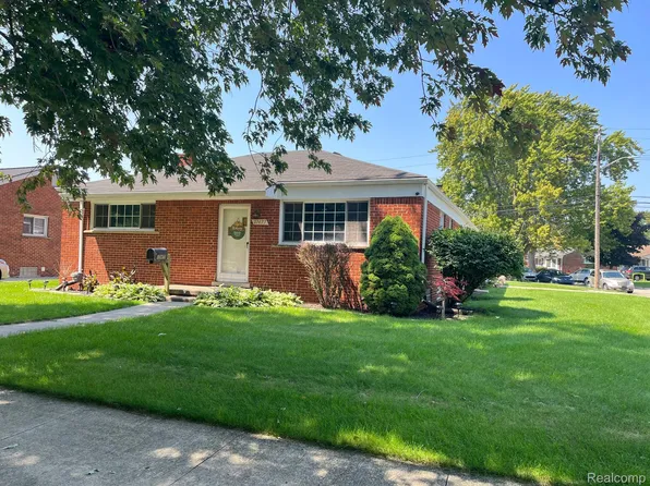 17477 Park St, Melvindale, MI 48122