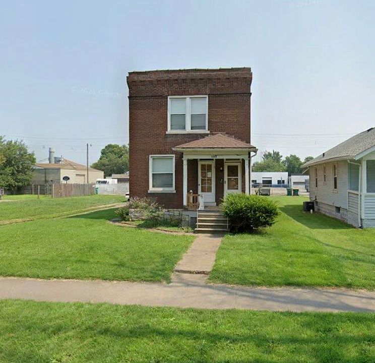 1st image of 2248 Grand Ave APT 2