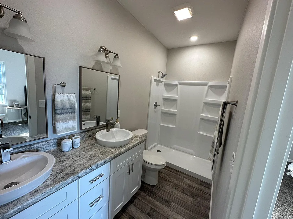 324 Sarah St