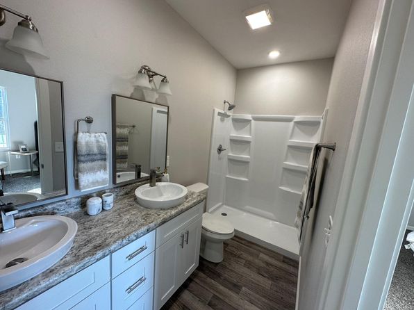 324 Sarah St