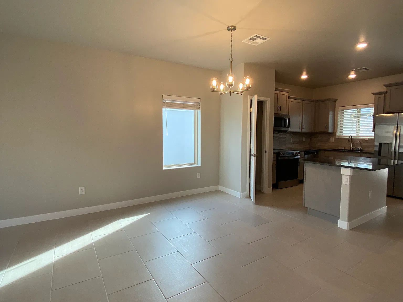 3 bed, 1210 sqft, $1,750 — Photo 3
