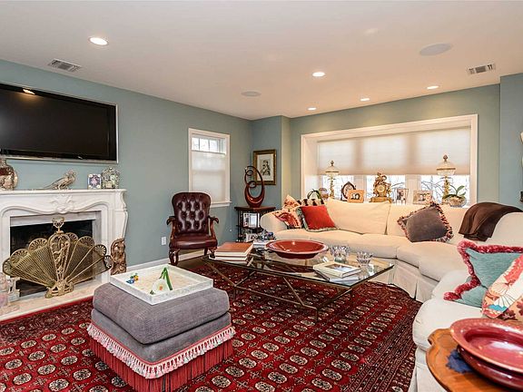 4th image of 1 Tanglewood Ln