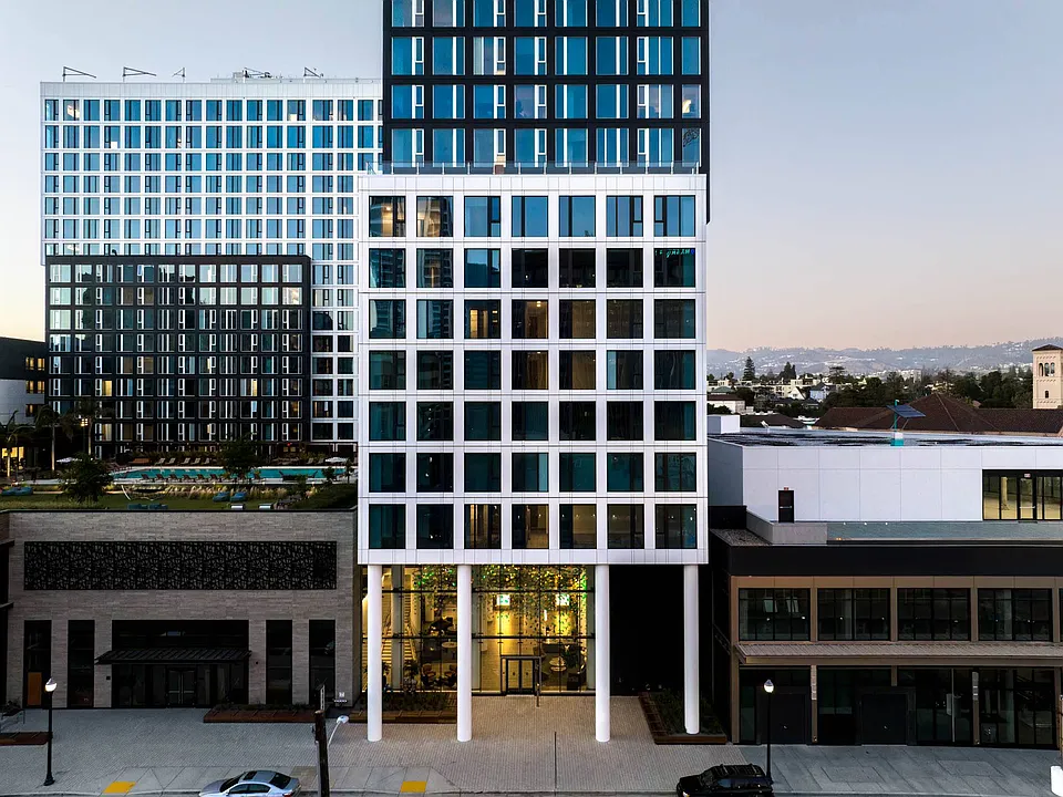 Building Photo 2