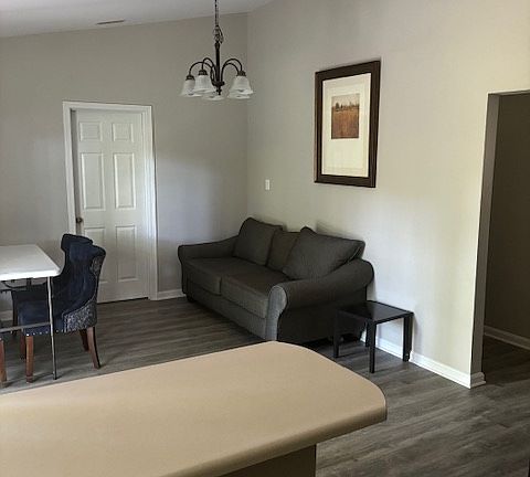 5th image of 10807 Woodlawn Blvd