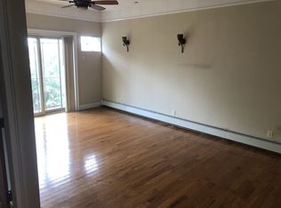 2565 36th St APT 4F, Astoria, NY 11103