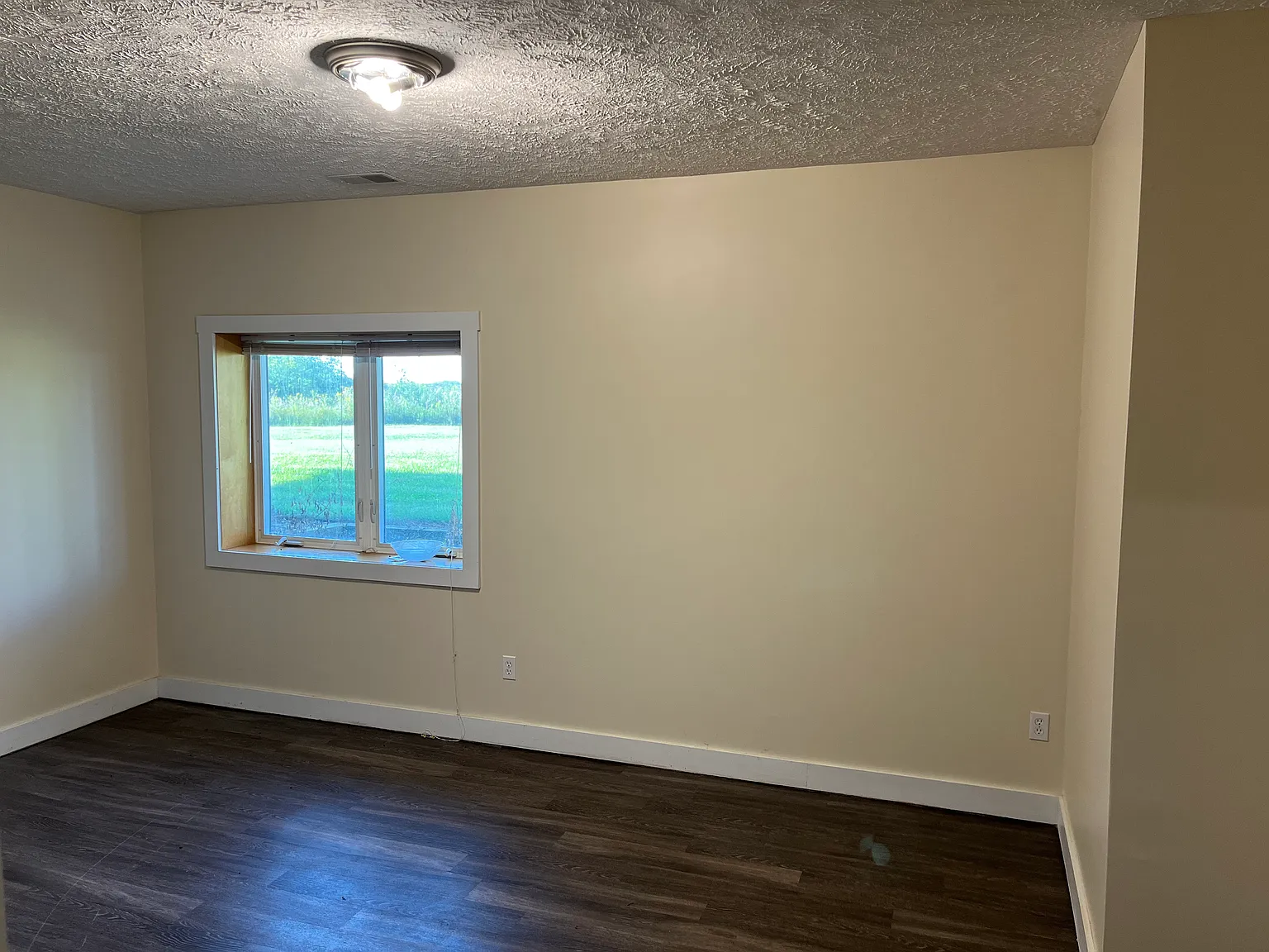 3 bed, 1300 sqft, $1,600 — Photo 3