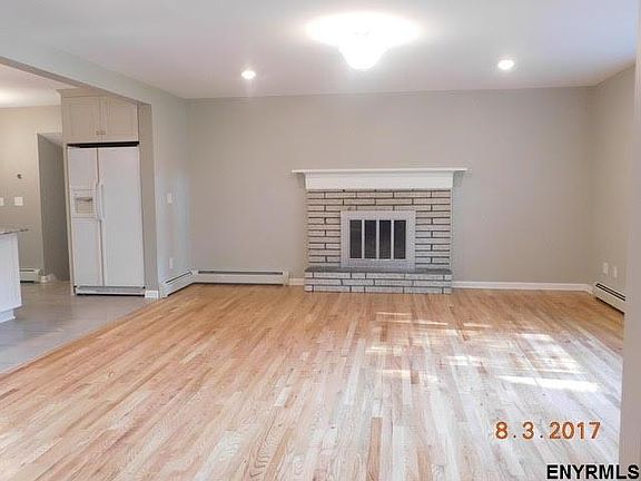 4th image of 5 Terrace Ct