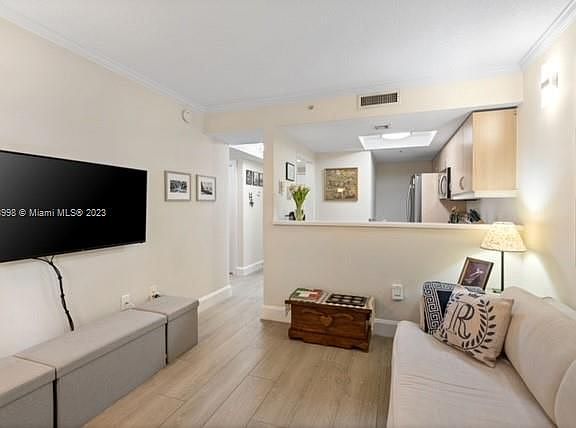 3rd image of 2951 S Bayshore Dr #416