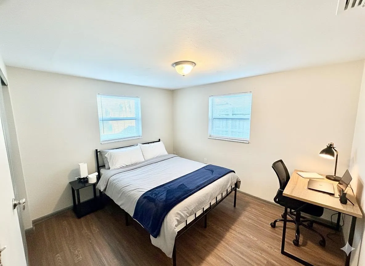 4 bed, 1.0 bath, 1000 sqft, $910 — Photo 1