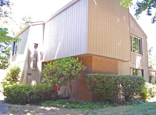 1372 Commons Dr, Sacramento, CA 95825