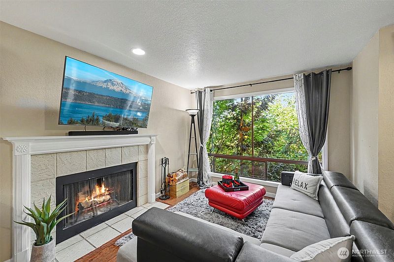 2nd image of 140 Summit Avenue N #A-7