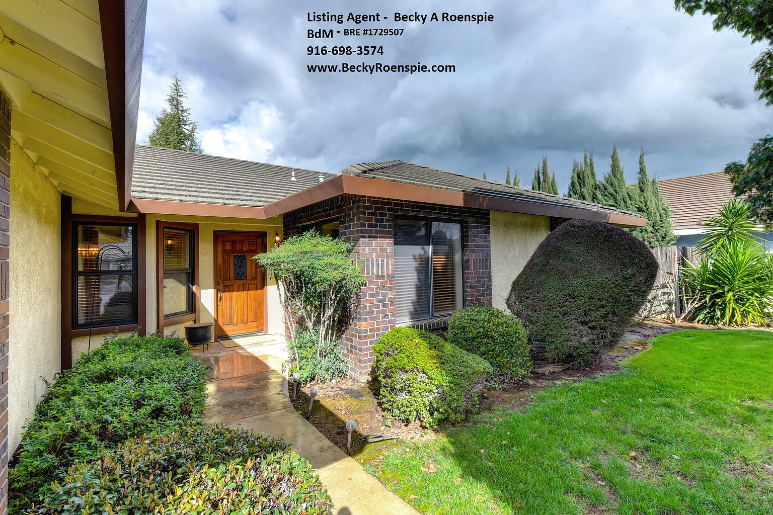 697 Valentine Ct photo 1