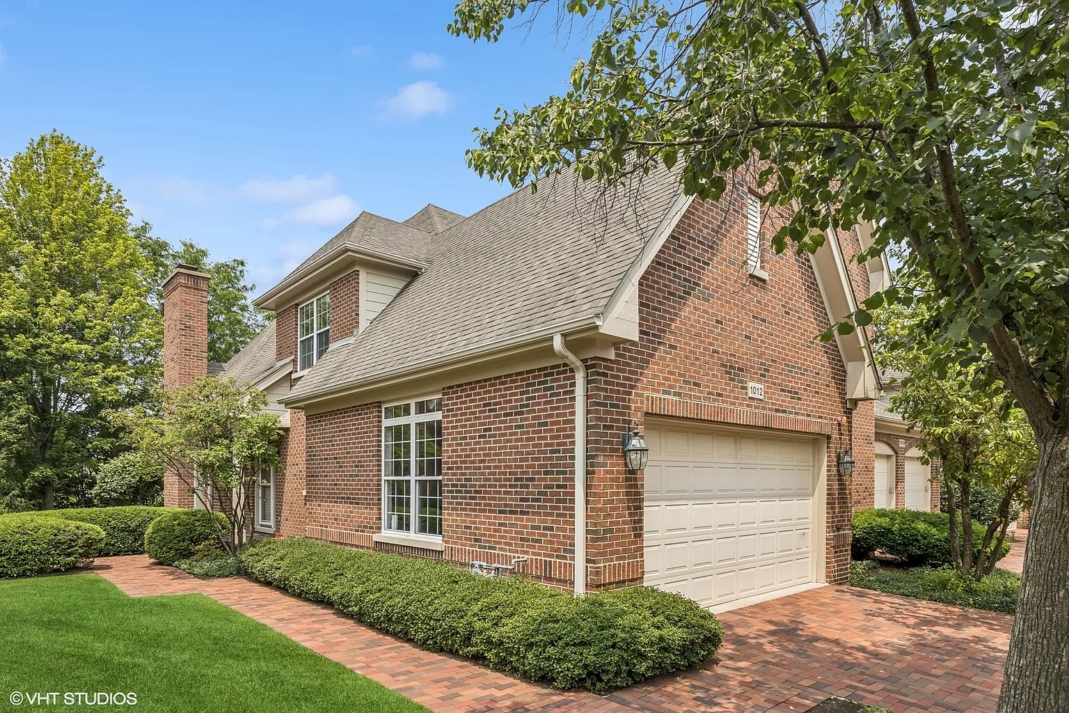 1012 Hickory Dr photo 1