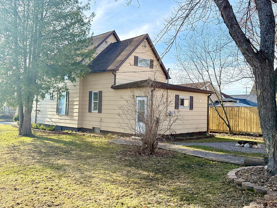 1104 Bingham Ave, Sault Sainte Marie, MI 49783 | Zillow