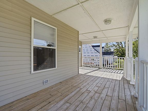 5th image of 304 E Franklin St