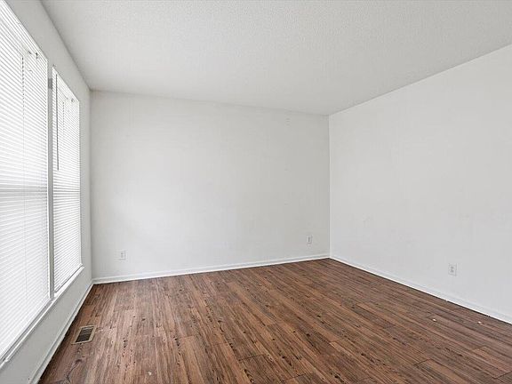 3rd image of 2000 Waters Dr