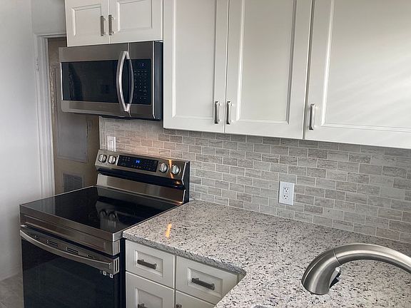 5th image of 404 Lenox Ave APT 3