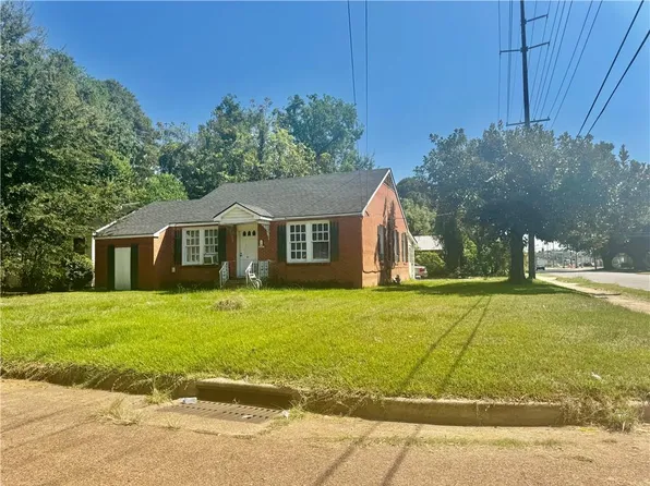 3233 Laurel St, Alexandria, LA 71301