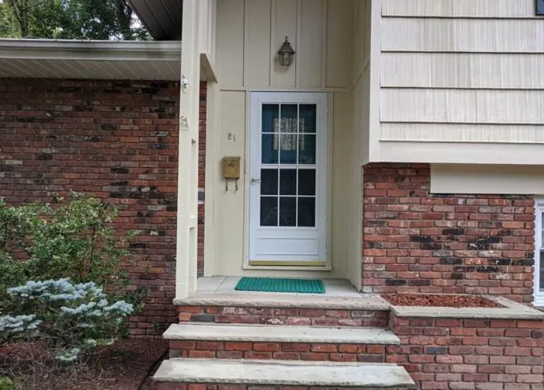 4 bed, 1956 sqft, $4,700 — Photo 4