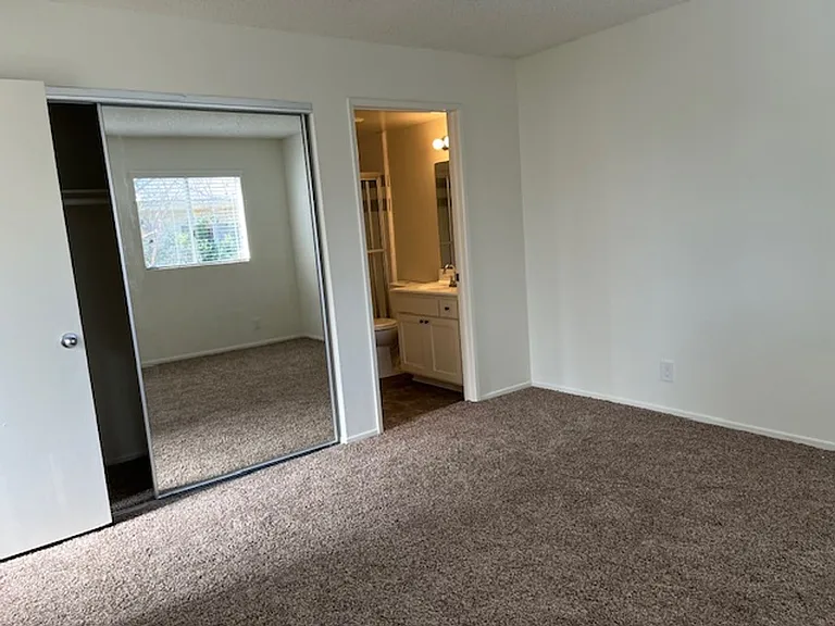 Valley Village So. Apartments — Photo 9