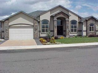 3849 Grand Mesa Dr, Montrose, CO 81401