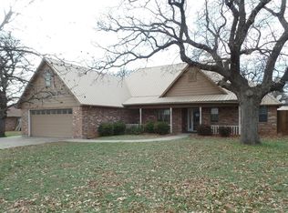 1106 Cliff Dr, Graham, TX 76450