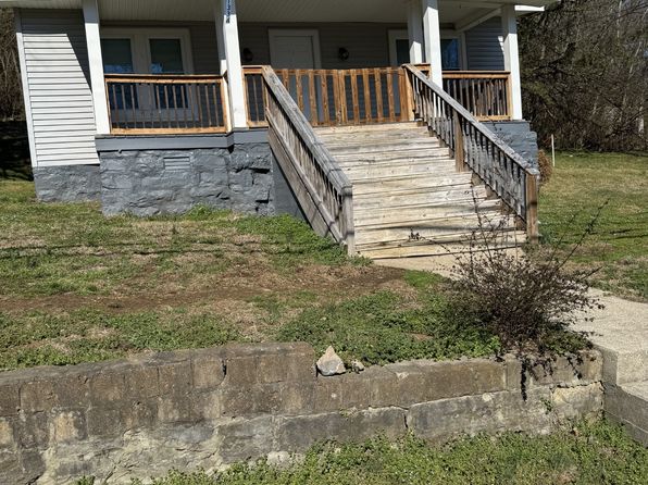 1334 Main St N, Carthage, TN 37030