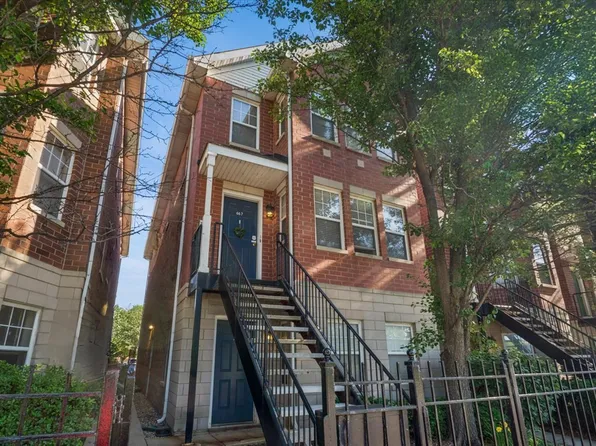 667 W Division St #3-C, Chicago, IL 60610