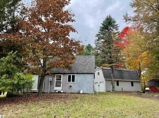 9180 Sunset Hill Rd, Central Lake, MI 49622