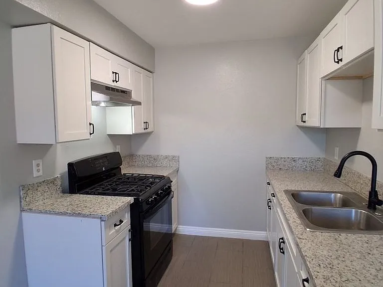 1452 S. College Ave — Photo 4