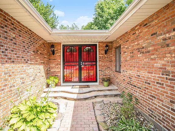 4th image of 3306 Fellows St