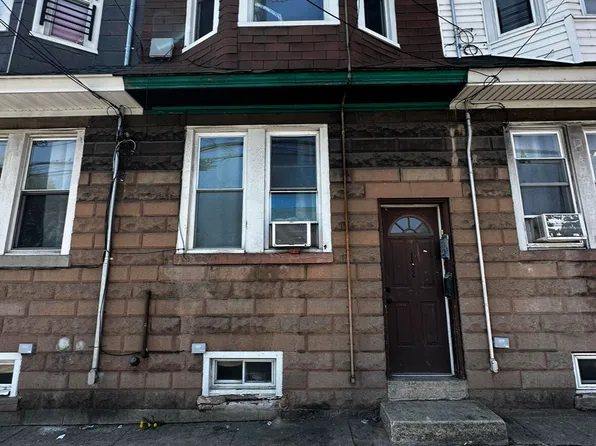 1422 Castleton Ave, Staten Island, NY 10302