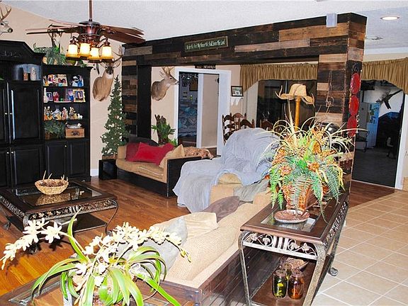 2nd image of 32 Pine Forest Ln