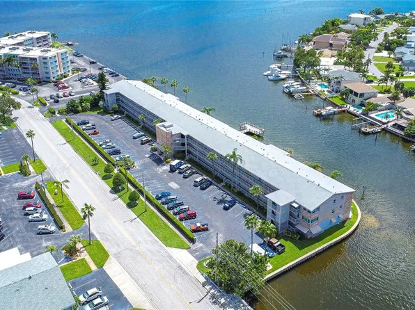 1893 Shore Dr S APT 206, South Pasadena, FL 33707