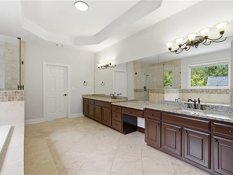 730 Rose Creek Cir — Photo 32