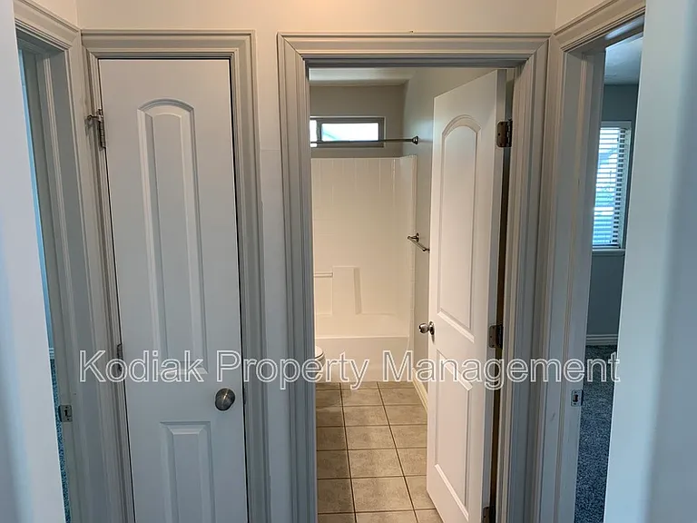 312 N Greenwich Dr — Photo 12