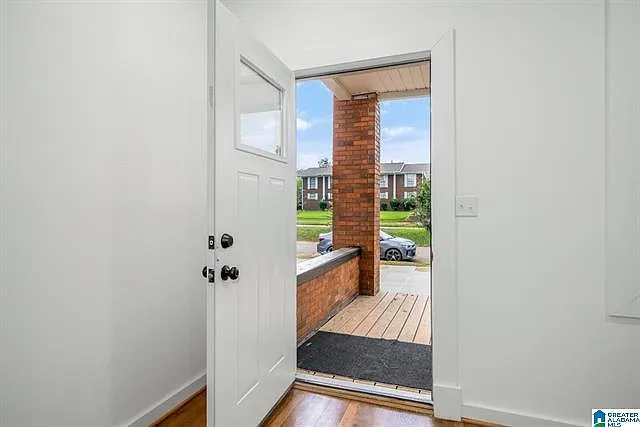 2 bed, $1,000 — Photo 2