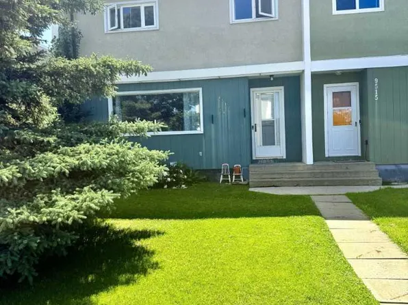 9517 89th Ave, Peace River, AB T8S 1G7