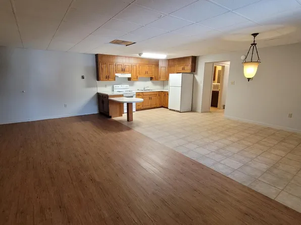 219 York St #2F1, Hanover, PA 17331