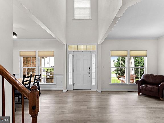 5th image of 103 Renee Ln