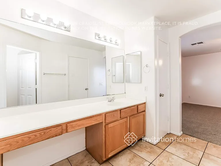6334 W Magnolia St — Photo 12