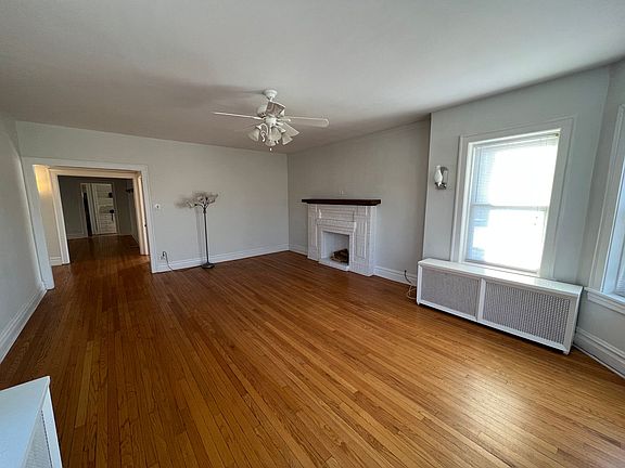 5th image of 2219 W Rosemont Ave APT 2