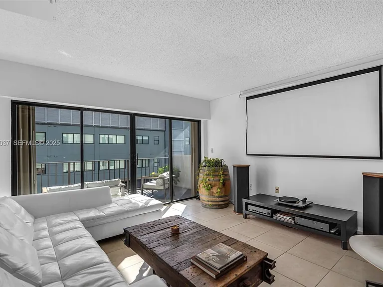 575 Crandon Blvd #504 — Photo 3