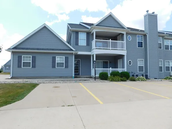 3030 E Stillwater Lndg, Urbana, IL 61802
