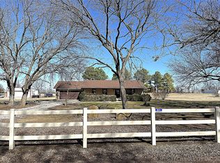 3818 Memorial Rd, Lone Grove, OK 73443