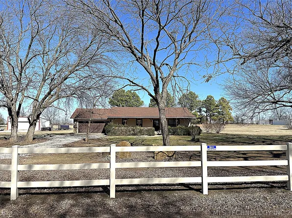 3818 Memorial Rd, Lone Grove, OK 73443