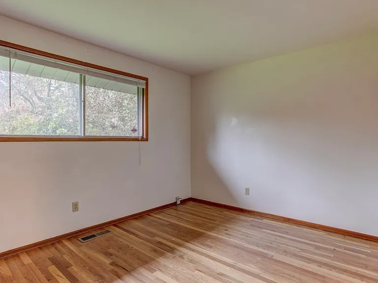 8970 SW Homewood St — Photo 8