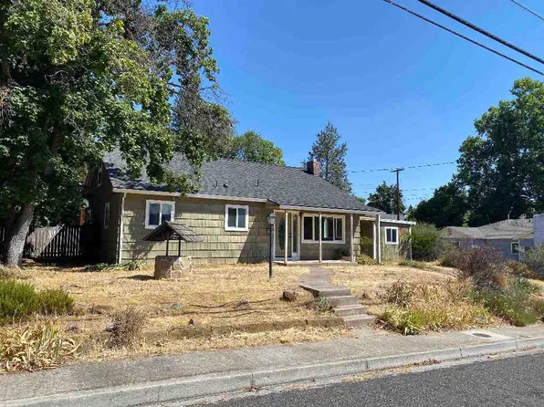 744 Yama St, Yreka, CA 96097
