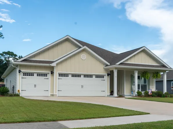 9 Manchester Dr, Crawfordville, FL 32327